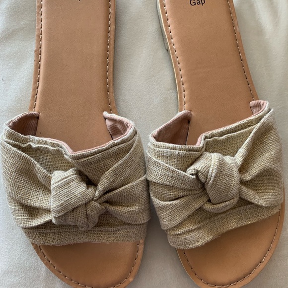 GAP Shoes - Brand New ladies sandals